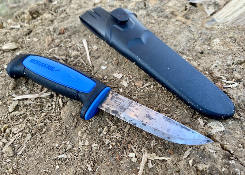 Morakniv reviews: this one is the Basic. An aptly named knife, and no apologies.