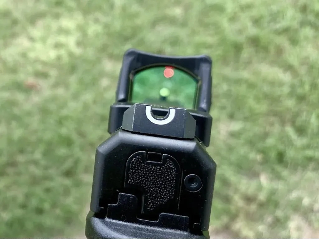Optics are able to directly mount onto the Springfield Armory Echelon without an adapter plate. 