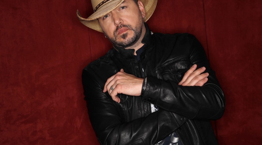 A photo of Jason Aldean from Mark Humphrey.